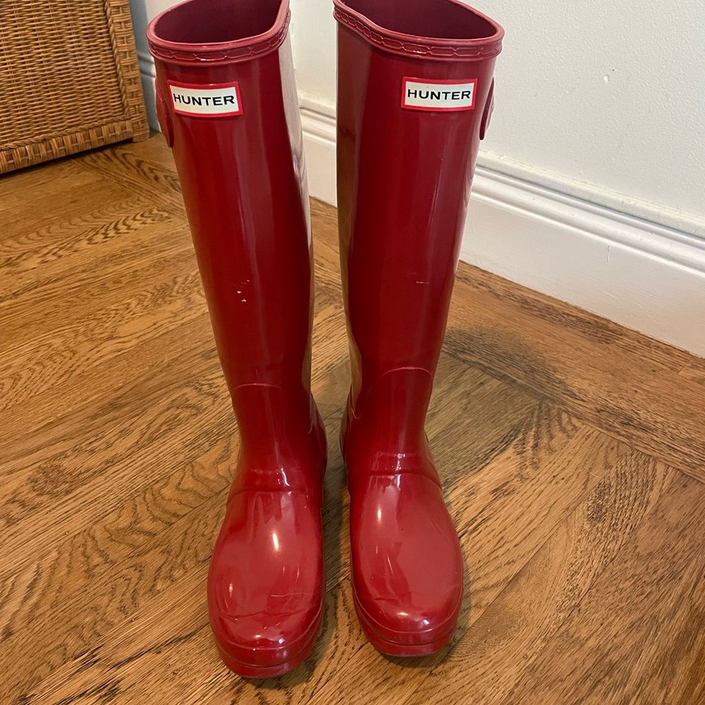 Tall Red Hunter rain boots, size 9